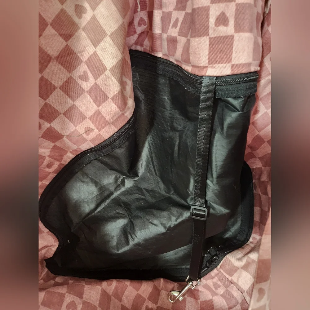 Funny Fuzzy Pet Carrier/Car Seat Cover, NWOT (please see description)*